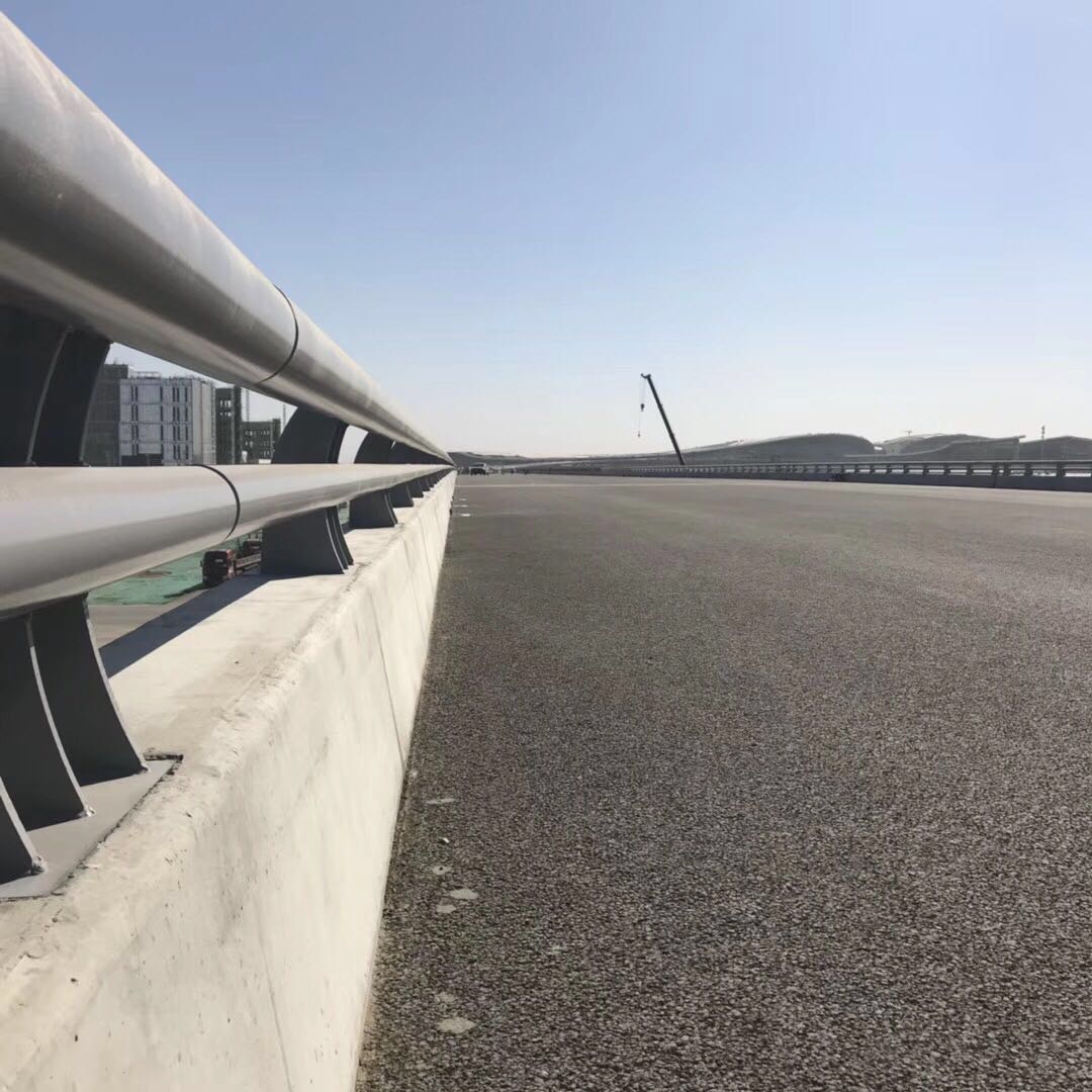 大興機(jī)場(chǎng)橋梁護(hù)欄